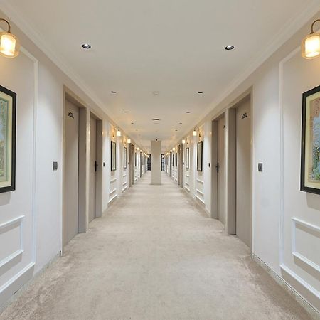 Hotel Royal Town アーメダバード エクステリア 写真