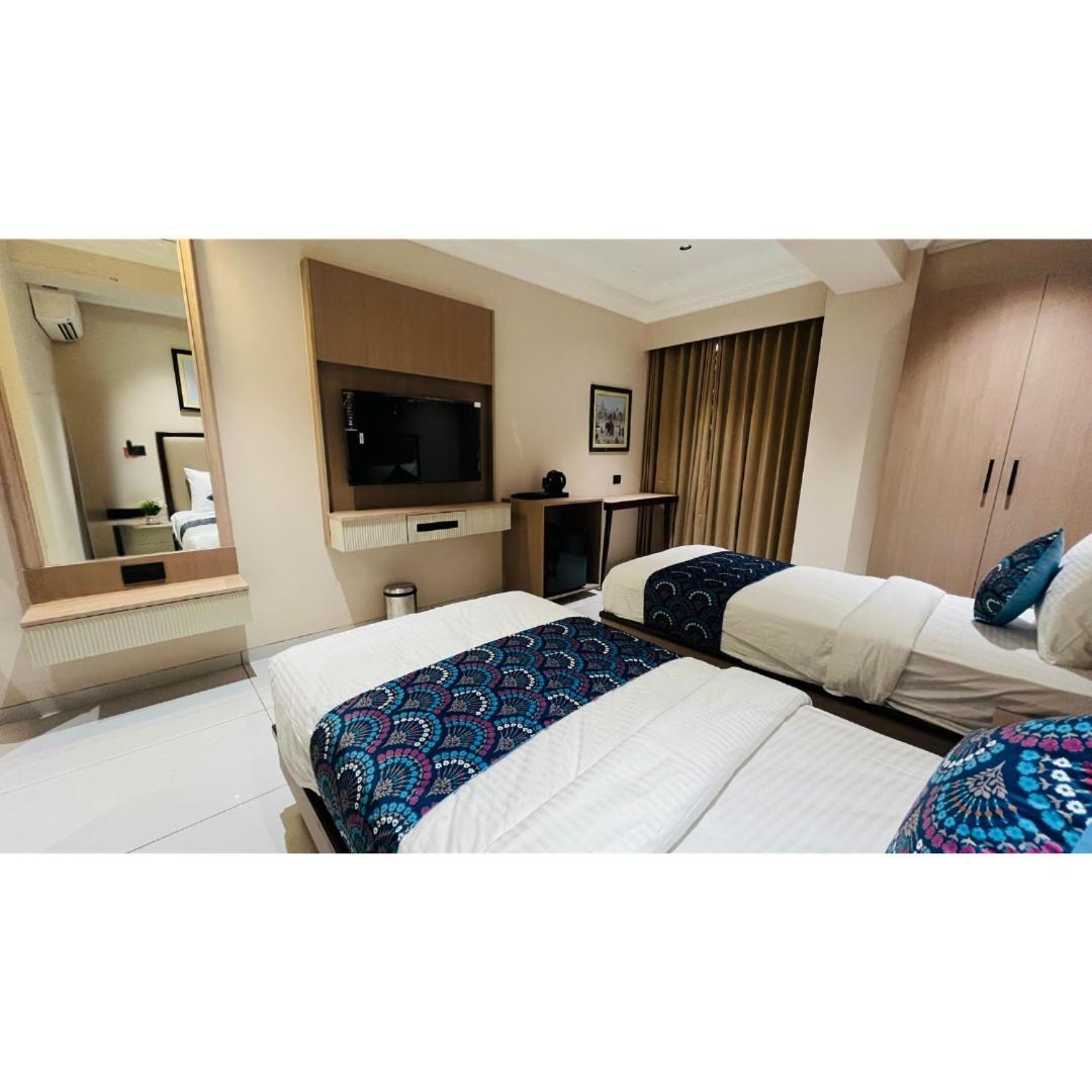 Hotel Royal Town アーメダバード エクステリア 写真
