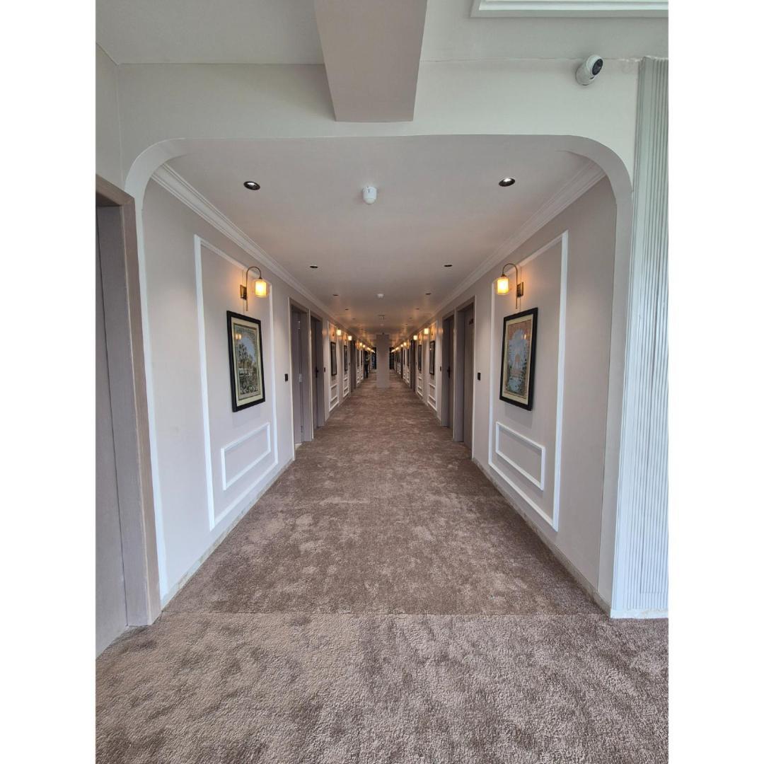 Hotel Royal Town アーメダバード エクステリア 写真