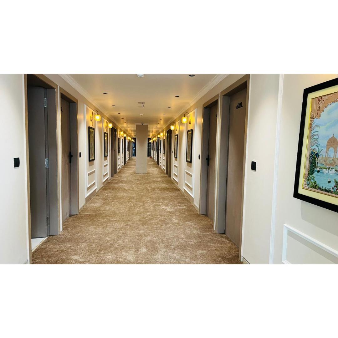 Hotel Royal Town アーメダバード エクステリア 写真