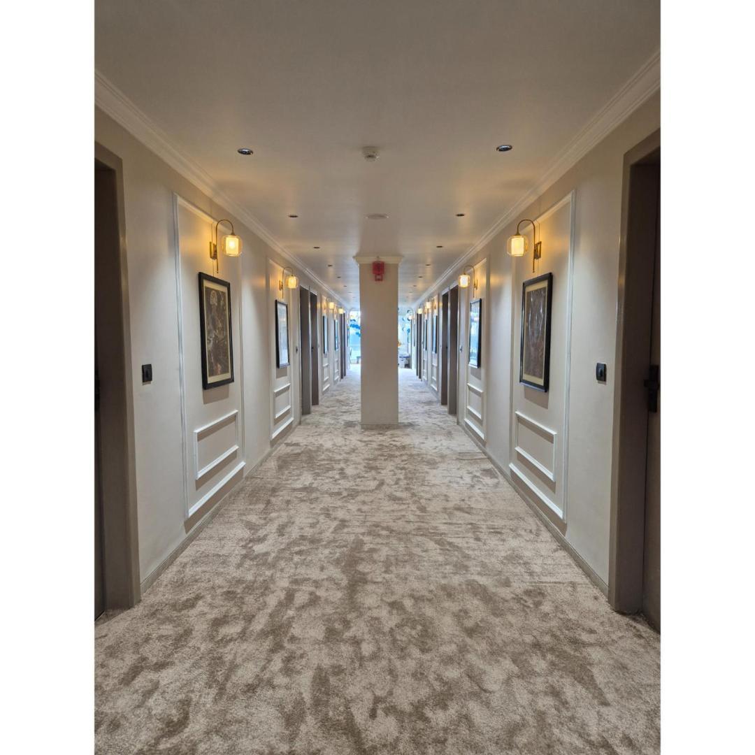 Hotel Royal Town アーメダバード エクステリア 写真