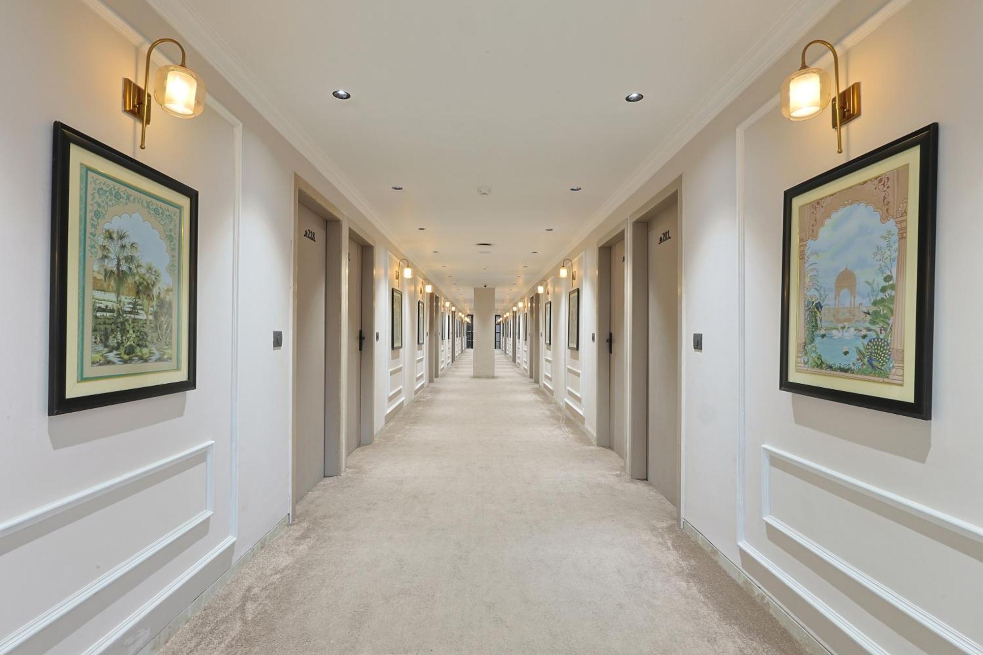 Hotel Royal Town アーメダバード エクステリア 写真