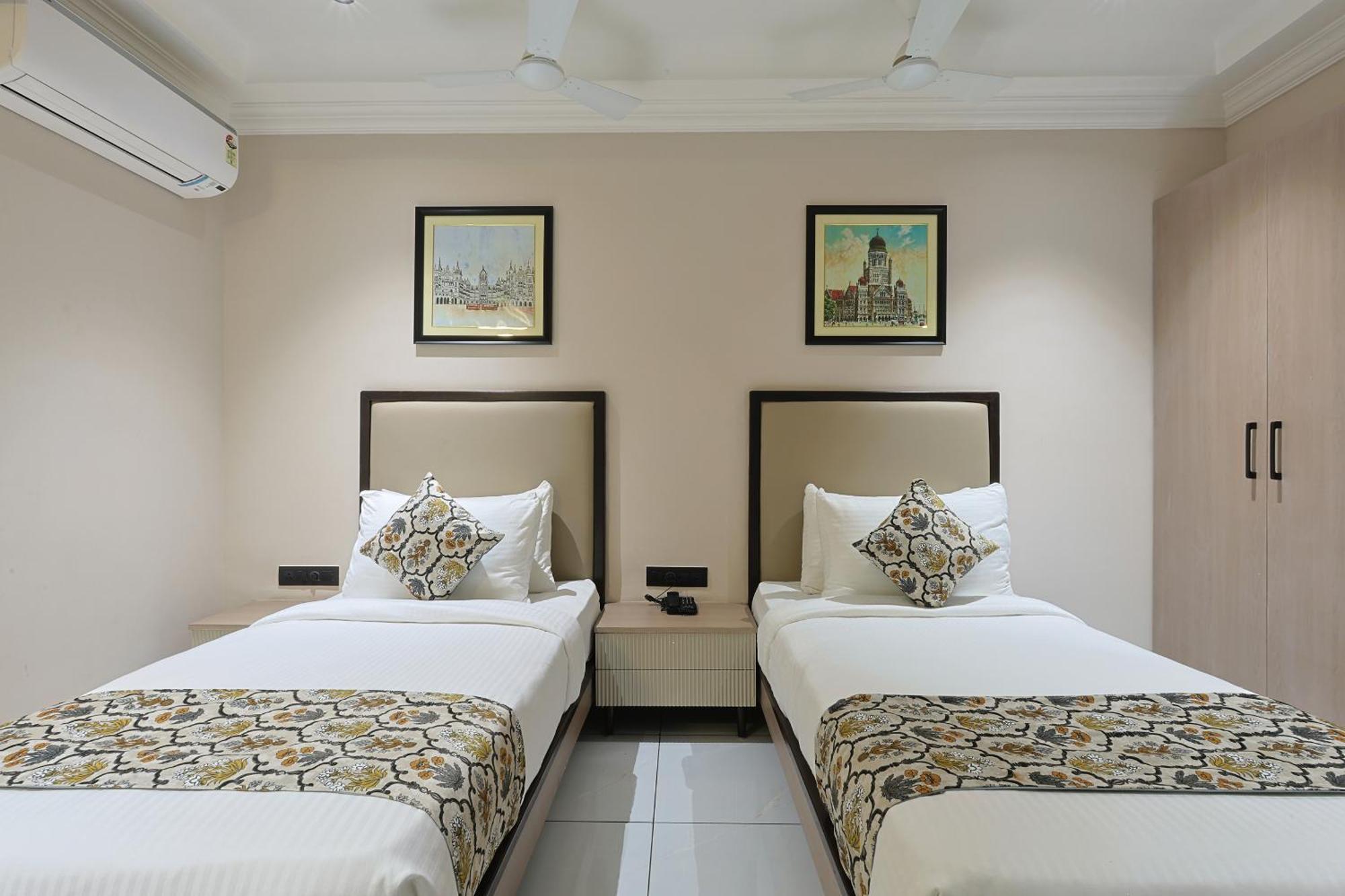Hotel Royal Town アーメダバード エクステリア 写真