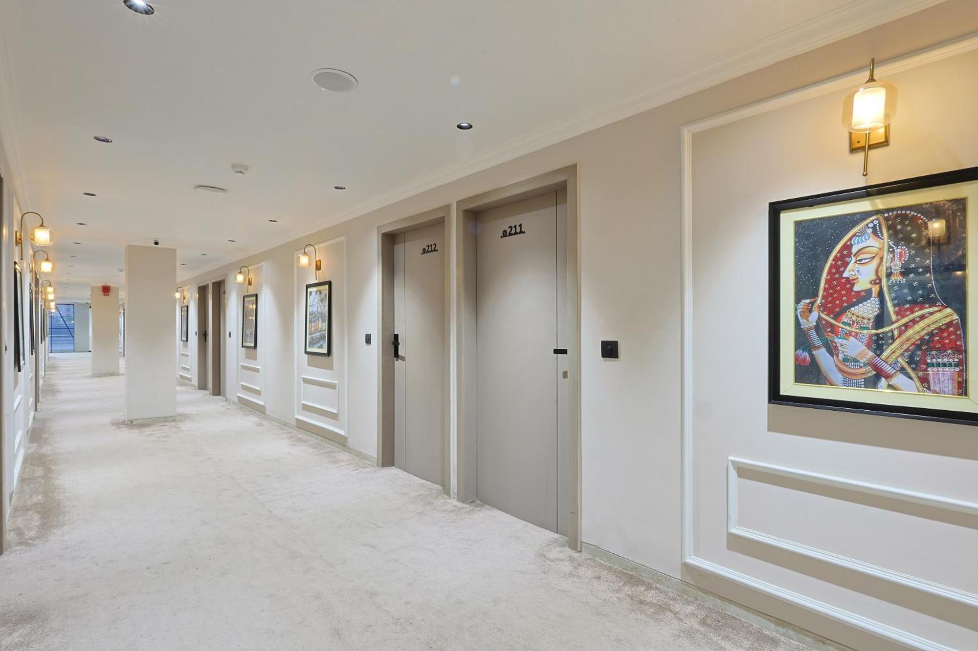 Hotel Royal Town アーメダバード エクステリア 写真