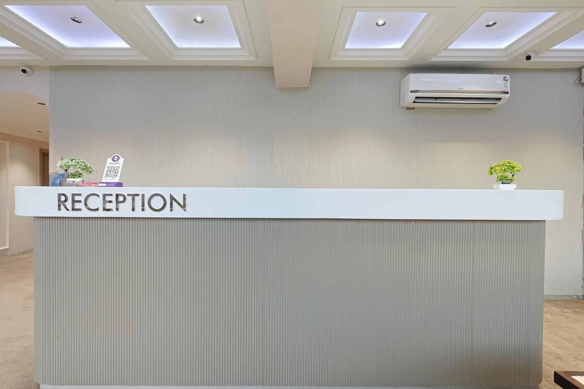 Hotel Royal Town アーメダバード エクステリア 写真